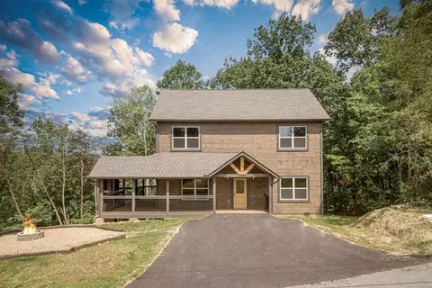 2009 Oakmont Dr, Sevierville, TN 37876
