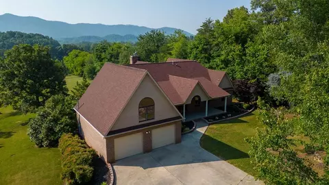 646 Dixon Farm Rd, Walland, TN 37886