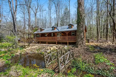 421 Rocky Flats Rd, Cosby, TN 37722