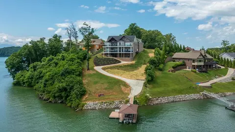 2135 Majestic Cir, Dandridge, TN 37725