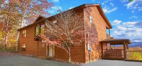 2232 Bause Watson Ln, Gatlinburg, TN 37738
