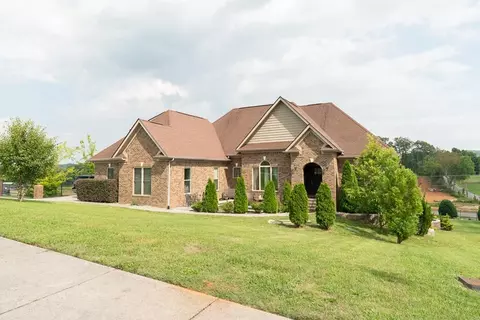 1218 Rippling Waters Cir, Sevierville, TN 37876