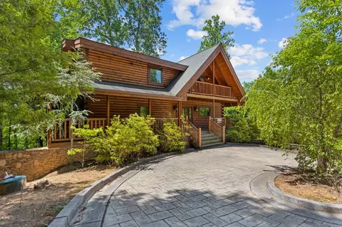 2228 Legend Dr, Sevierville, TN 37876