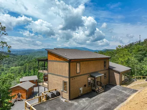 4613 Dreamland Way, Sevierville, TN 37876