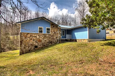 1709 Flicker Ln, Gatlinburg, TN 37738