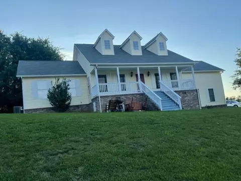 1767 Meadow Ridge Cir, Sevierville, TN 37862