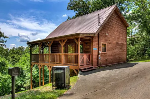 4219 Dollys Dr, Sevierville, TN 37876