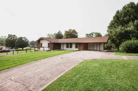 302 Pine Mountain Rd, Pigeon Forge, TN 37863