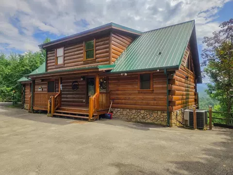 968 High Mountain Way, Gatlinburg, TN 37738