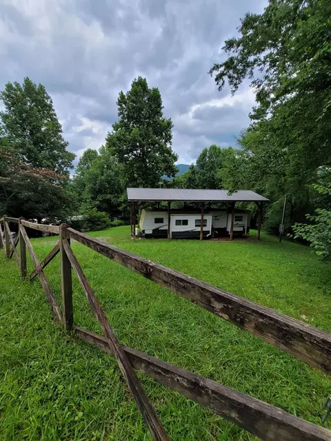 457 Grandview Way, Cosby, TN 37722
