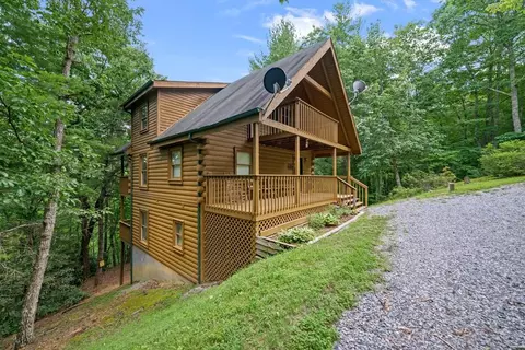4226 Chamberlain Ln, Sevierville, TN 37862