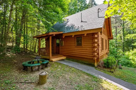 2914 Lightfoot Way, Sevierville, TN 37862