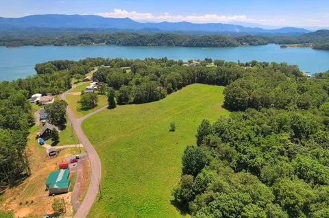 Covington Rd, Dandridge, TN 37725