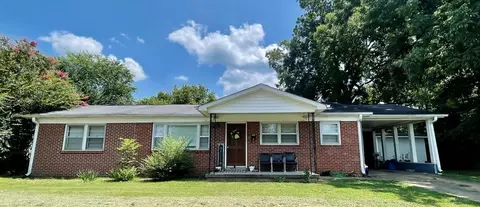 808 Bell Ave, Lenoir City, TN 37771