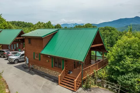 964 High Mountain Way, Gatlinburg, TN 37738