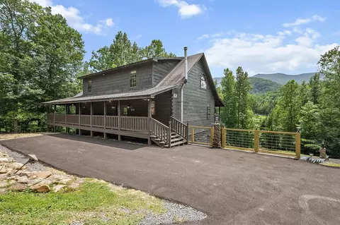4730 Indian Camp Creek Rd, Cosby, TN 37722
