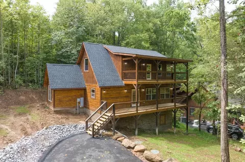4446 E Scenic Dr, Gatlinburg, TN 37738