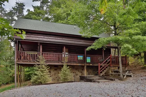 2825 Mountain View Cir, Sevierville, TN 37862