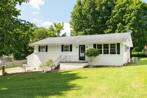 325 Howard Dr, Seymour, TN 37865