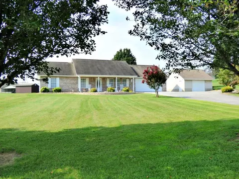 506 Keene Cir, Dandridge, TN 37725