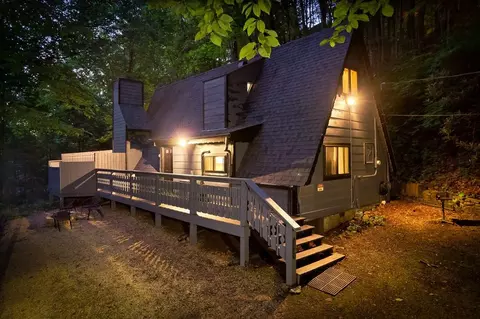 1009 Ski Mountain Rd, Gatlinburg, TN 37738