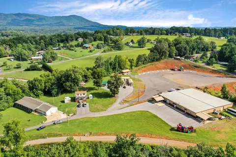 104 Circle Rd, Newport, TN 37821