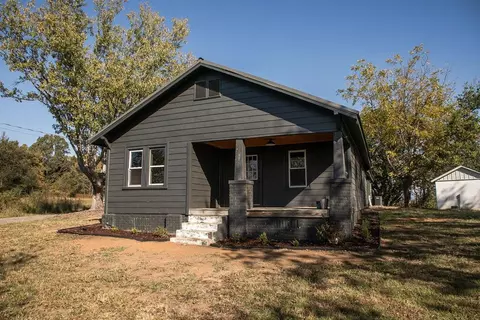 1735 Redwing, New Market, TN 37820