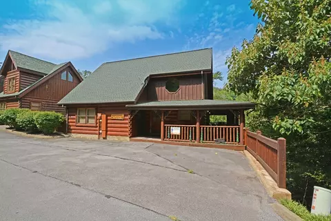 2034 Bear Haven Way, Sevierville, TN 37876