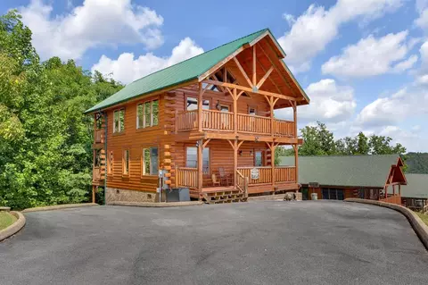 2729 Mountain Preserve Dr, Sevierville, TN 37862