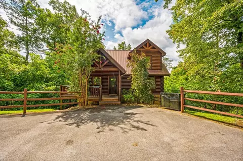 1903 Elk Springs Way, Gatlinburg, TN 37738