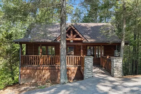 2116 Double Oaks Way, Sevierville, TN 37862