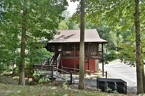 607 Eagles Blvd Way, Pigeon Forge, TN 37863