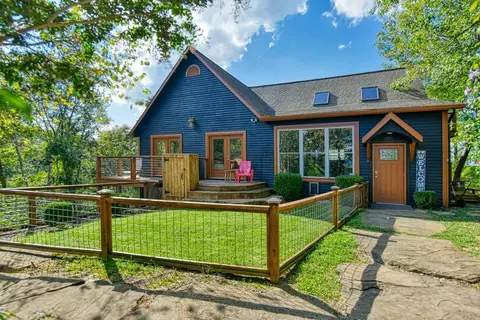 2151 Stillhouse Rd, Dandridge, TN 37725