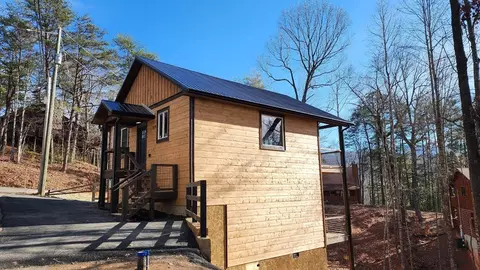 938 Ski View Ln, Sevierville, TN 37876