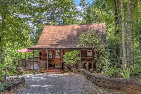 2402 E View Dr, Sevierville, TN 37876