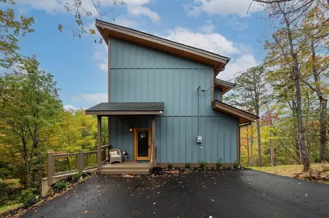 1105 Mathis Holw, Gatlinburg, TN 37738