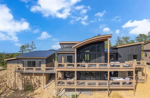 2665 Cloud View Dr, Sevierville, TN 37862