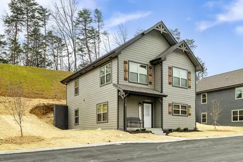 1654 Veterans Blvd #4, Sevierville, TN 37862