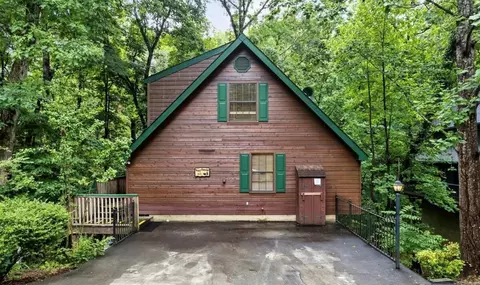 317 Greenwood Way, Pigeon Forge, TN 37863