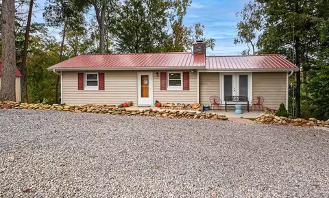 1621 Tucson Trl, Dandridge, TN 37725