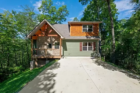 428 Potters Ridge Rd, Gatlinburg, TN 37738