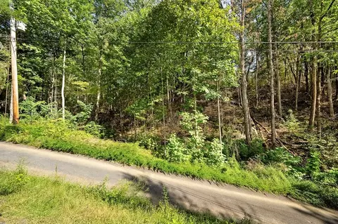 1272 Raymond Hollow Rd, Gatlinburg, TN 37876