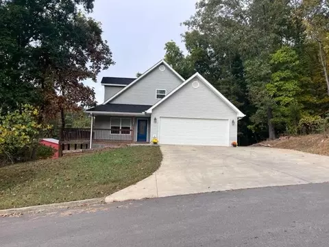 832 Catherine Crisp Way, Kodak, TN 37764