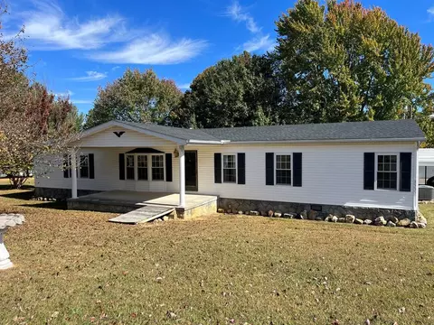 1596 Bullard Dr, Newport, TN 37821