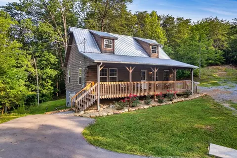 535 Golf Rd, Pigeon Forge, TN 37863