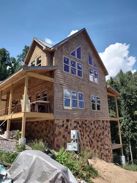 3288 Pine Peak Way, Sevierville, TN 37862