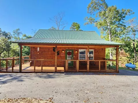 1591 Nicoha Blvd, Sevierville, TN 37876