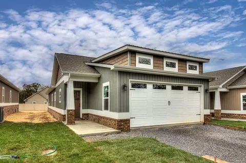 614 Johnson Estate Ln, Sevierville, TN 37862