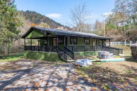 814 Mill Creek Rd, Pigeon Forge, TN 37863