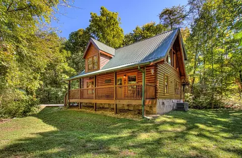 561 Blackberry Ridge Way, Pigeon Forge, TN 37863